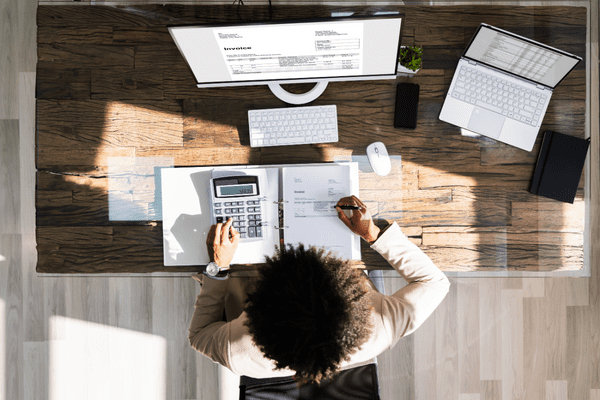women-with-invoice