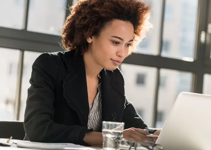 woman office worker on a laptop